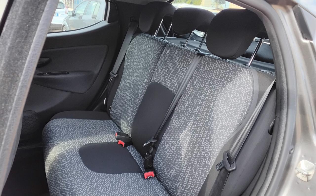 Lancia Ypsilon 1.0 FireFly 5 porte S&S Hybrid UnYca