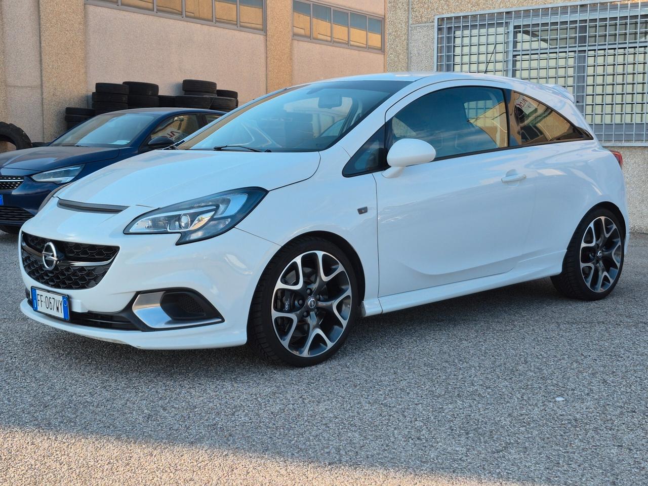 Opel Corsa 1.6 Turbo Coupé OPC