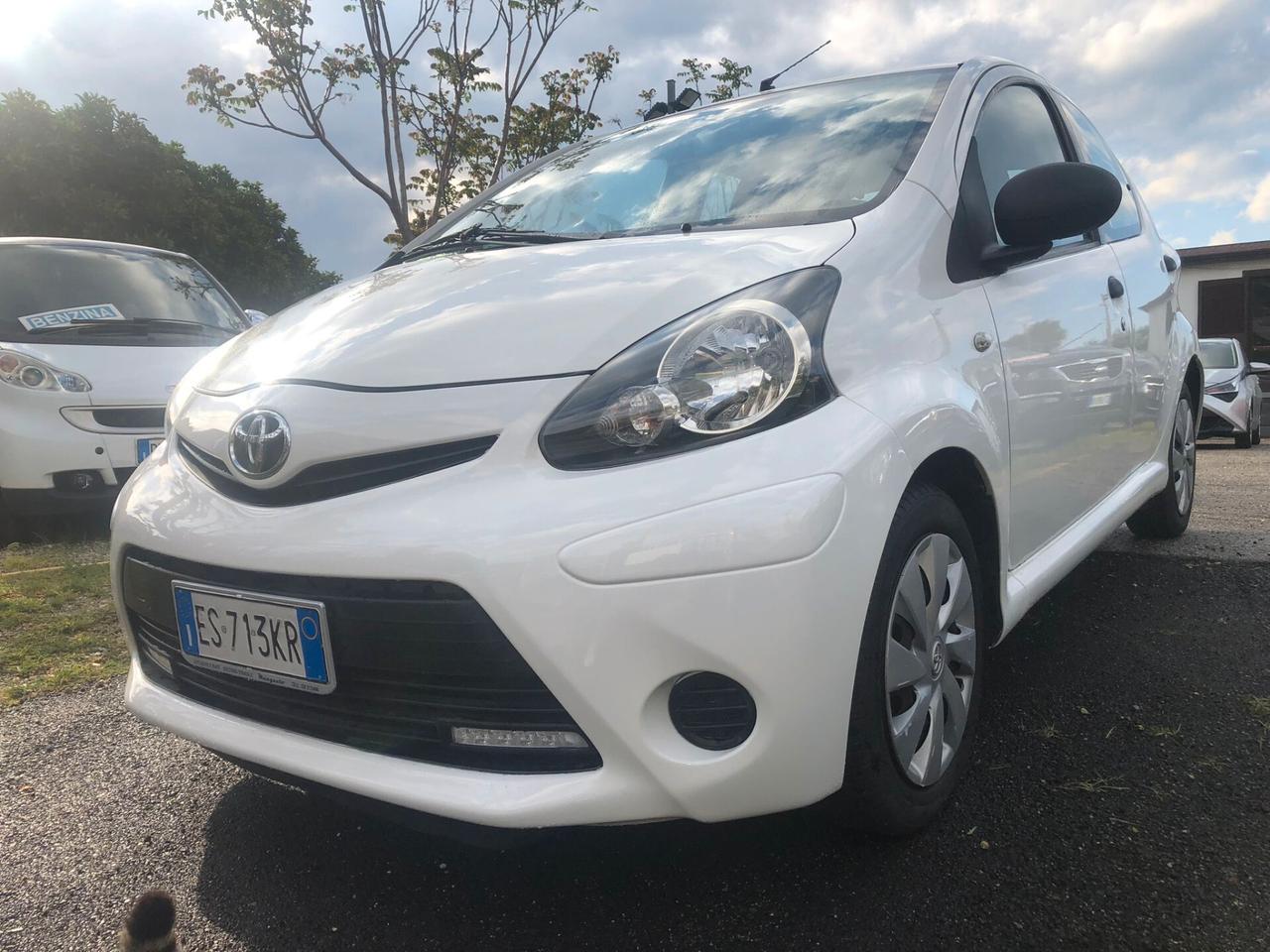 Toyota Aygo 1.0 12V VVT-i 5 porte Active Connect