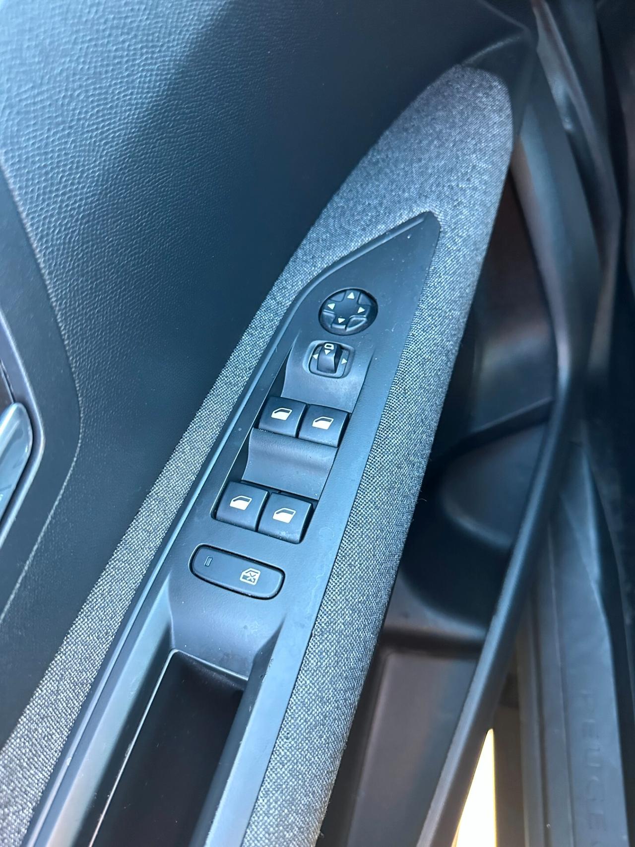 Peugeot 3008 BlueHDi 130 S&S Active