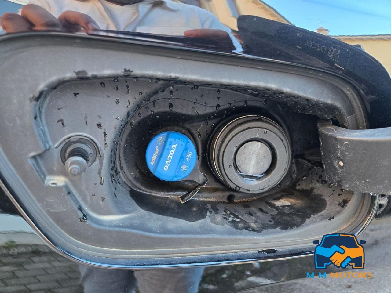 VOLVO XC40 D4 AWD Geartronic Momentum