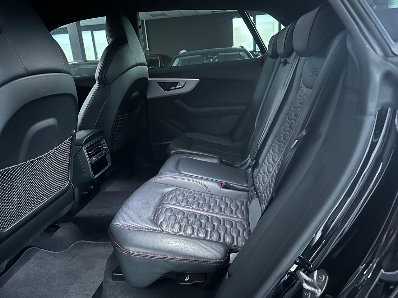 Audi Q8 RS TFSI V8 quattro tiptronic
