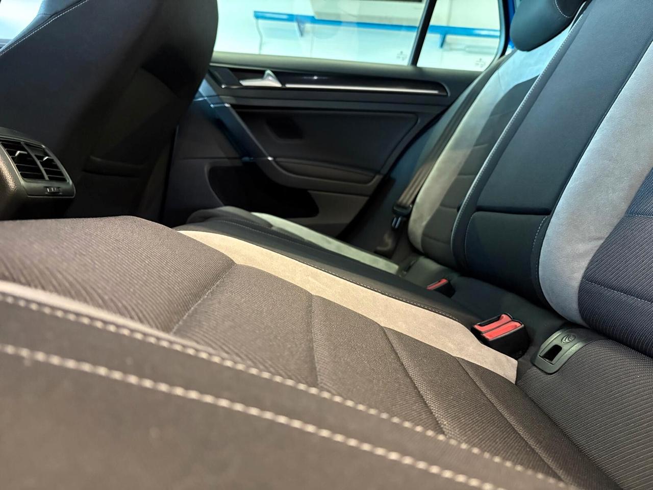 Volkswagen Golf R 2.0 TSI 300 CV DSG 4motion 5p.