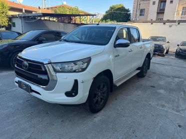 TOYOTA Hilux 2.4 D-4D 4WD 4 porte Double Cab Executive