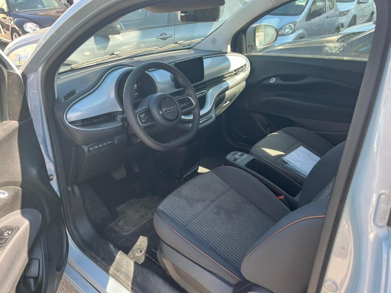 Fiat 500 500e Berlina 42 kWh La Prima