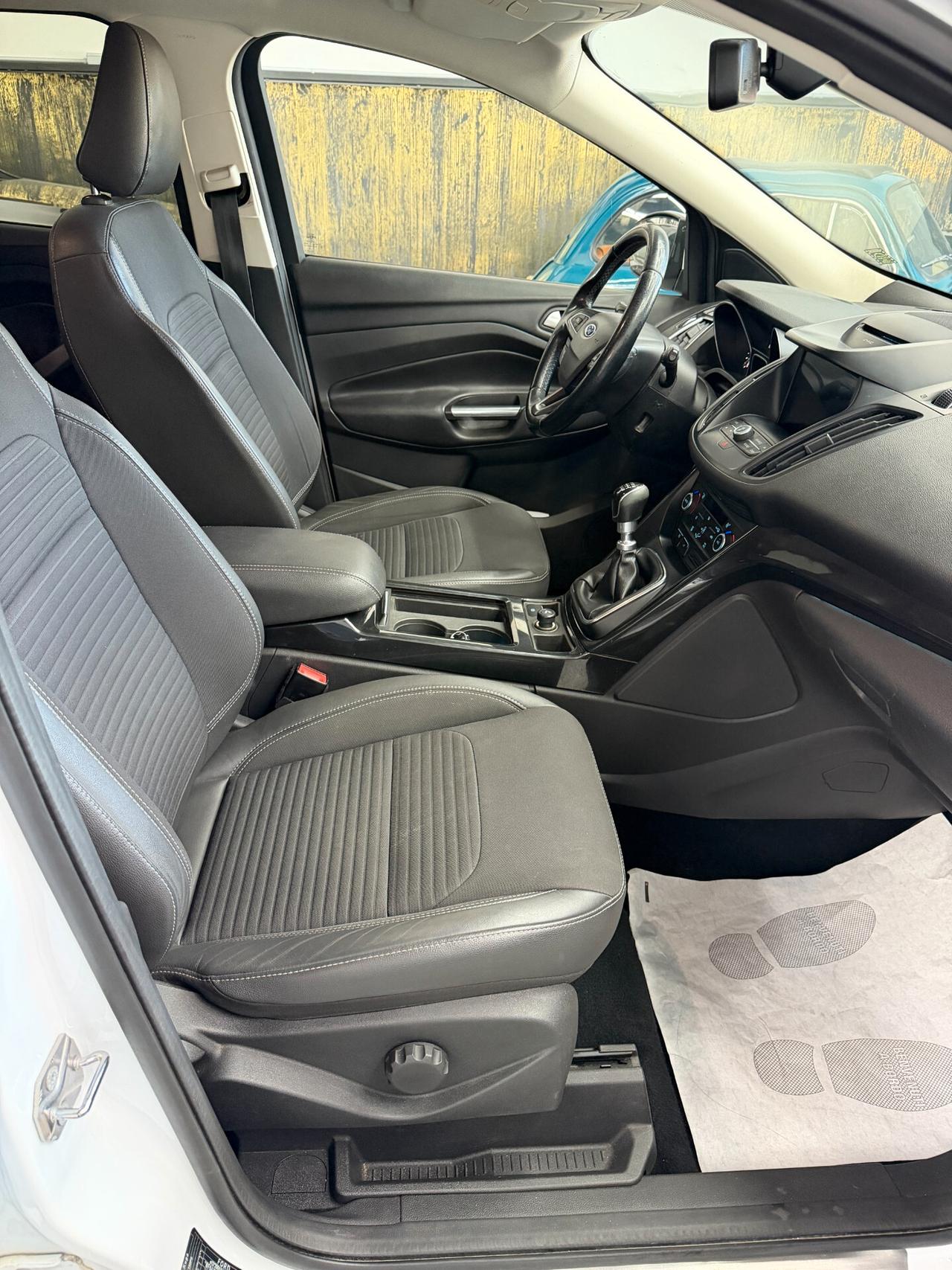 Ford Kuga 2.0 TDCI 150 CV S&S 4WD Titanium