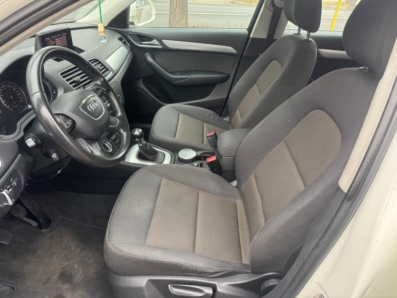 Audi Q3 2.0 TDI business Plus neopaten garanzia 12 mesi