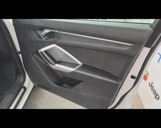 AUDI Q3 35 2.0 tdi Business Advanced quattro s-tronic