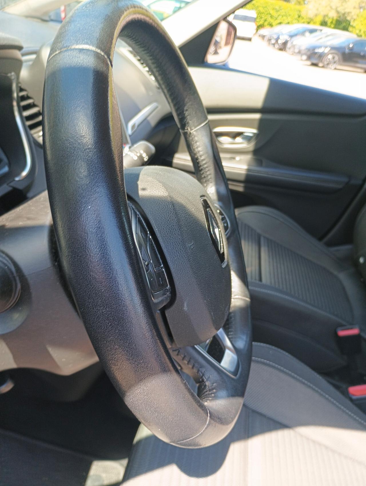 Renault Grand Scenic dCi 7 POSTI