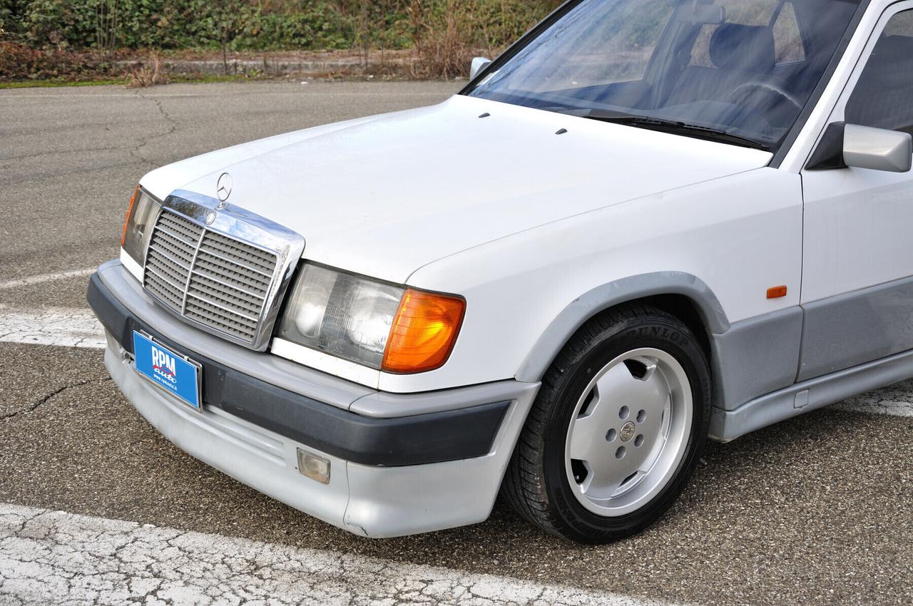Mercedes-benz 250 W124D (AMG look body kit)