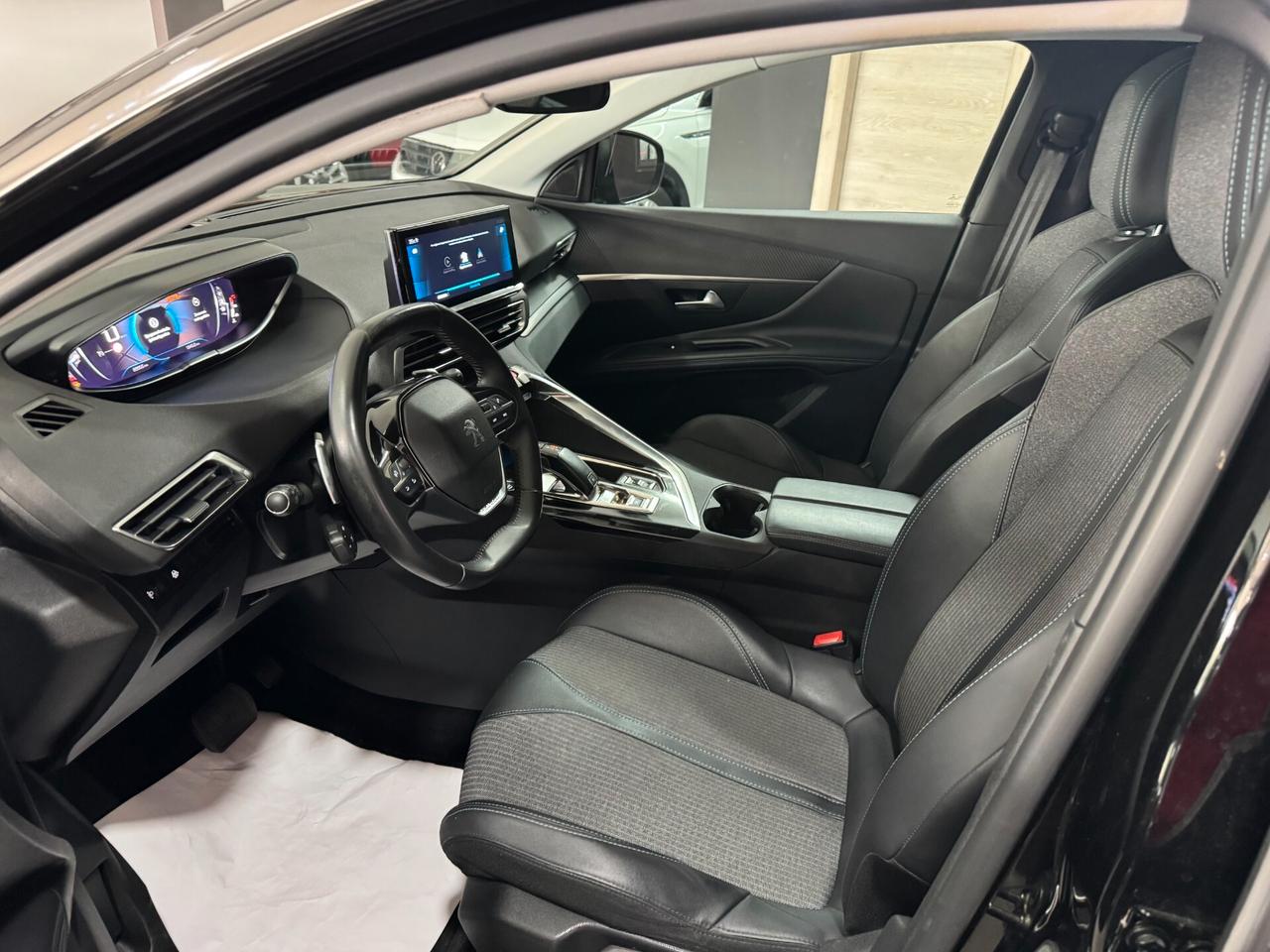 Peugeot 3008 BlueHDi 130 S&S Allure Pack
