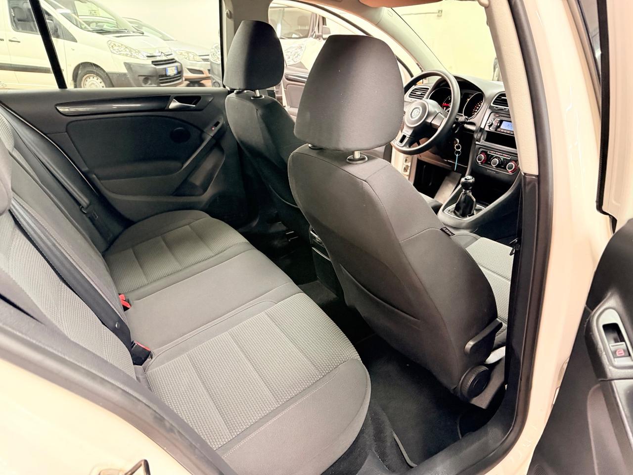 Volkswagen Golf 2.0 TDI 140CV . Highline ok Neopatentati