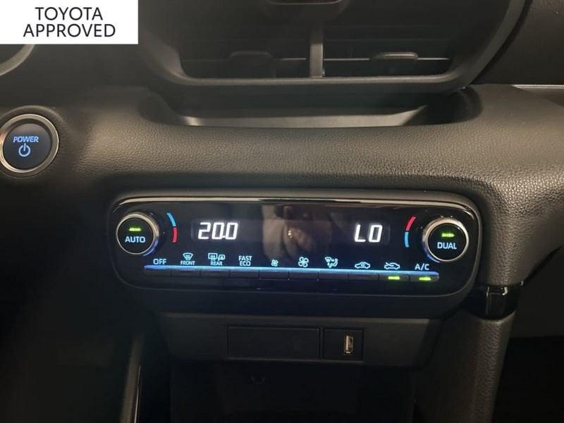 Toyota Yaris 1.5 HYBRID LOUNGE