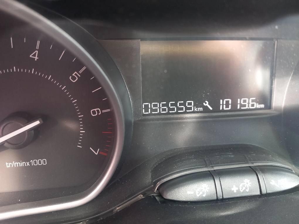 Peugeot 208 PureTech 82 5 porte Active km 96000 garanzia