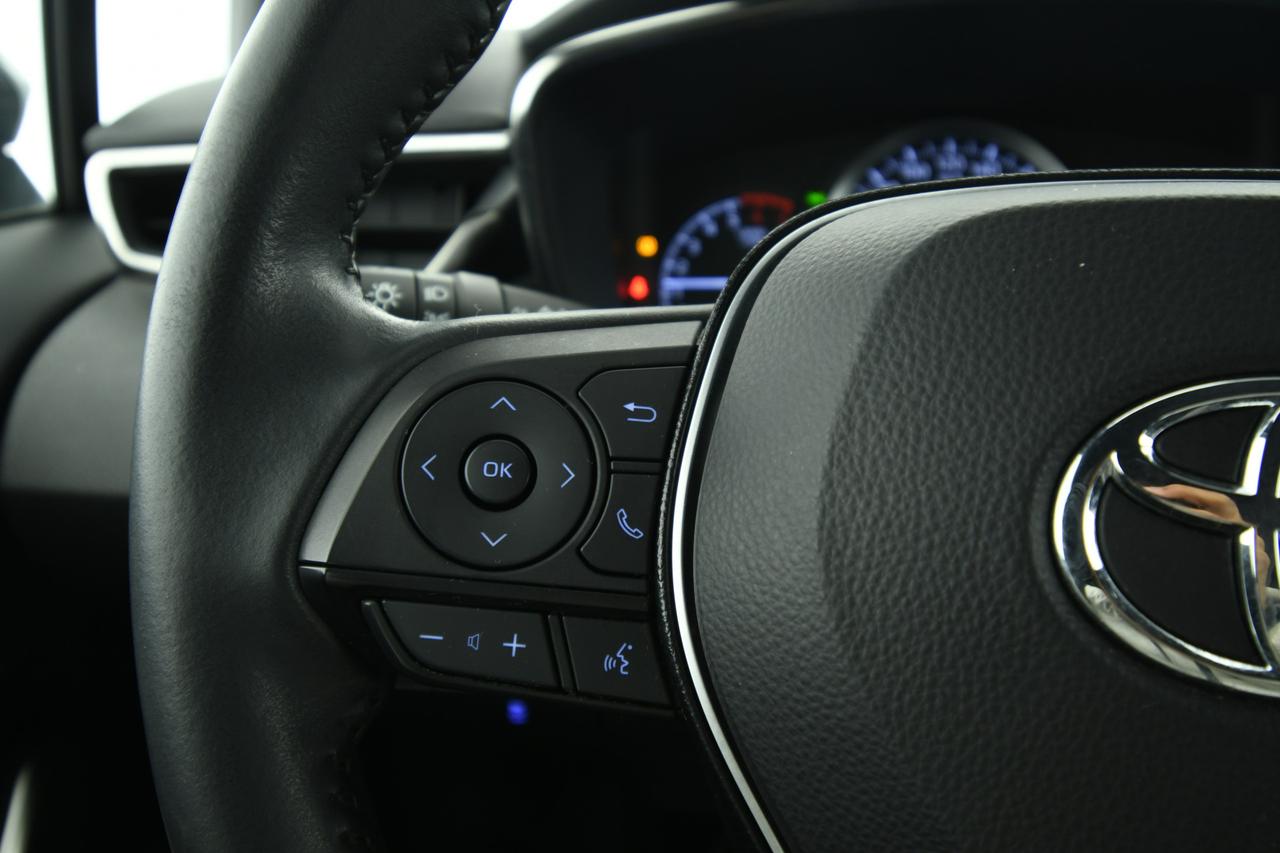 TOYOTA Corolla Touring Sports 1.8h Business cvt CAMERA+ACC+APP CONNECT