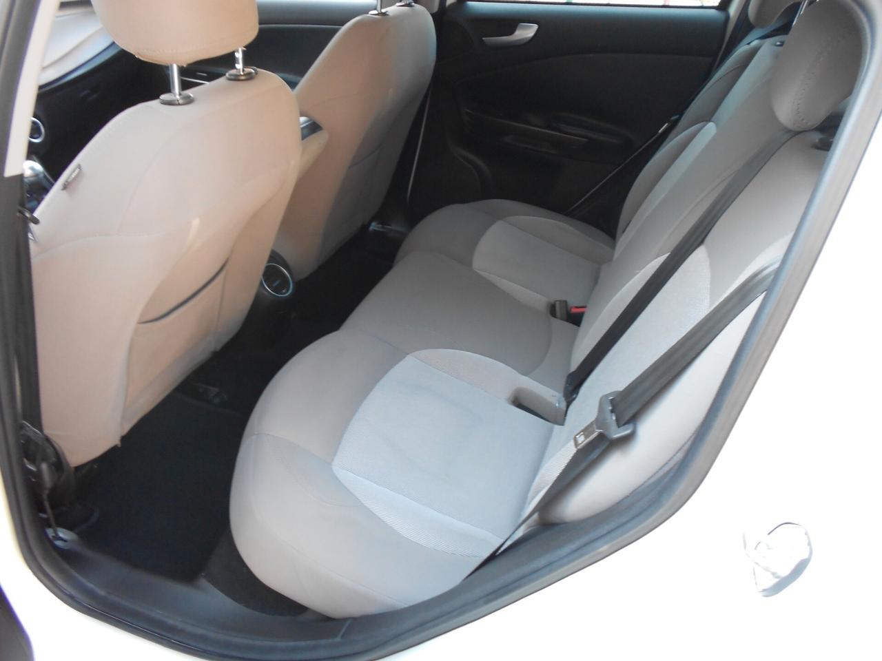 Alfa Romeo Giulietta 1.6 JTDm-2 120 CV Distinctive