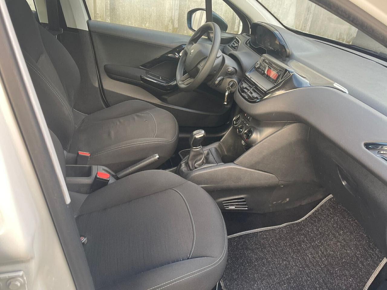 PEUGEOT 208 1.4 HDi 68 CV 5P AUTOCARRO 2 POSTI