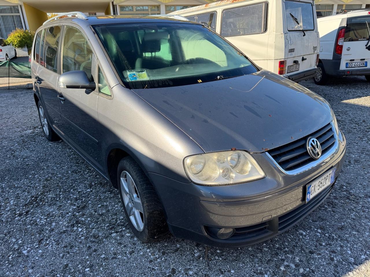 VW Touran 2.0 TDI 7 Posti VOLANO RUMOROSO !!!