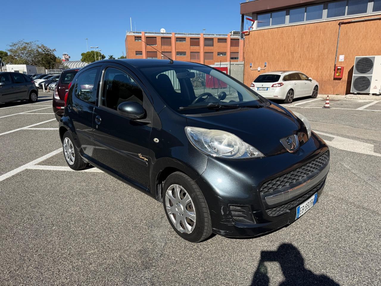 Peugeot 107 1.0 68CV 5p. Sweet Years 2Tronic