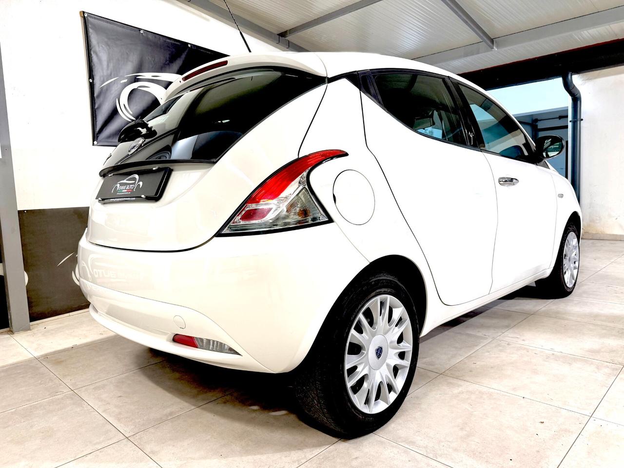 Lancia Ypsilon 1.2 69 CV 5 porte Gold