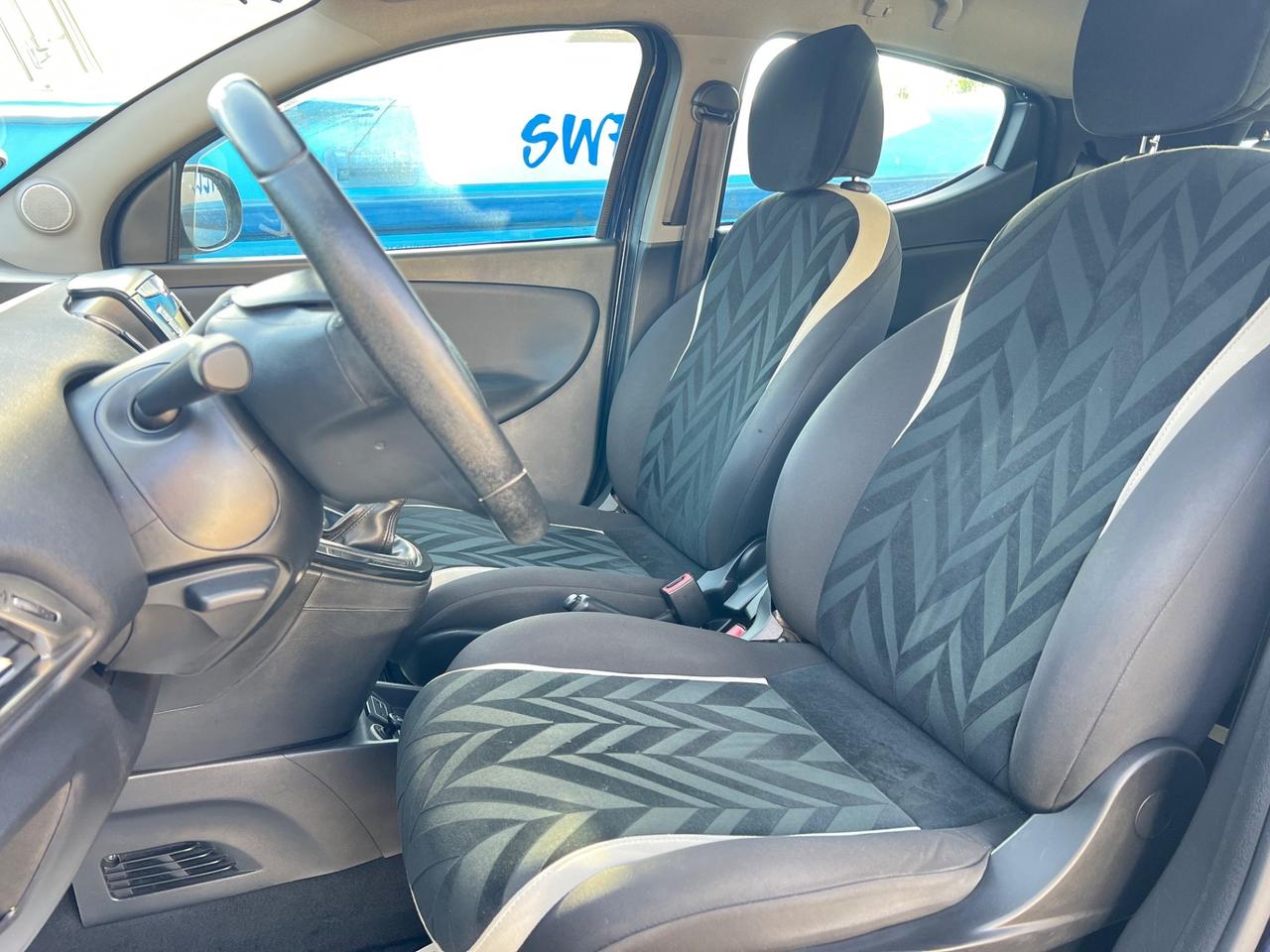 Lancia Ypsilon 1.3 MJT 95 CV 5 porte Platinum