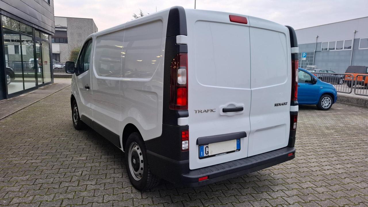 RENAULT Trafic T27 2.0 dci 120cv L1H1 Ice