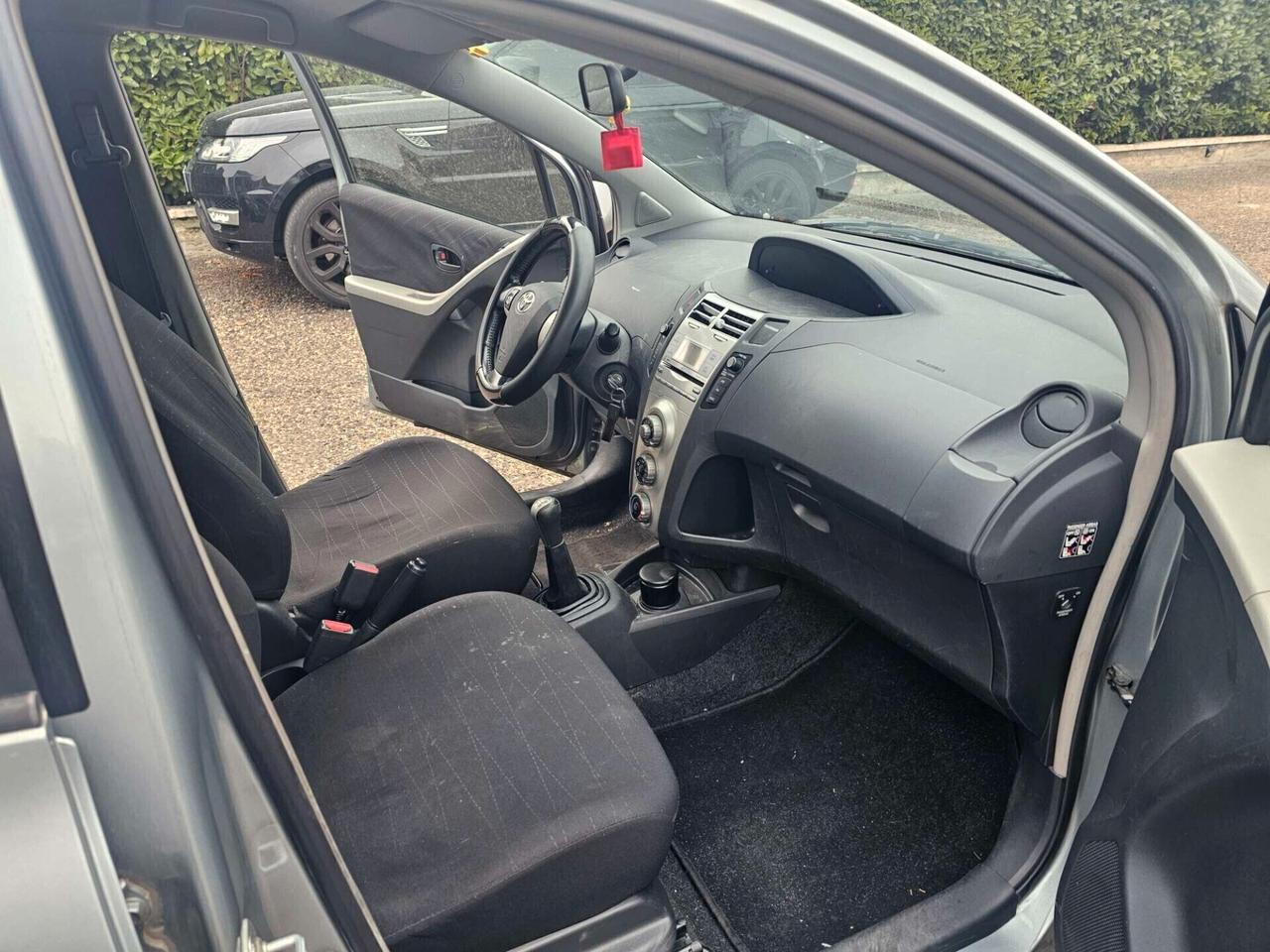 Toyota Yaris 1.0 5 porte Sol