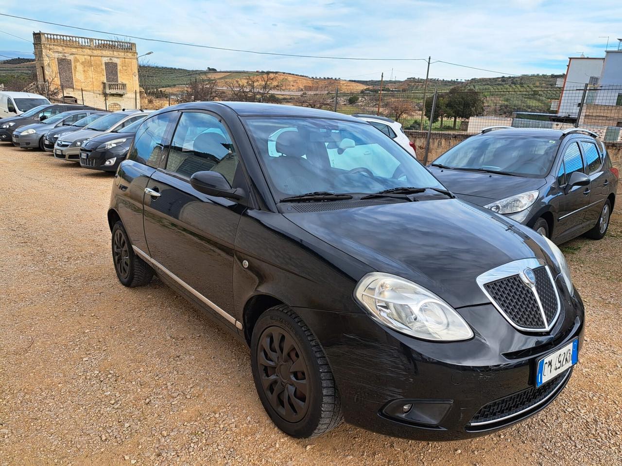 Lancia Ypsilon 1.2 Argento- NEOPATENTATI