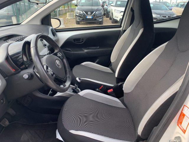 TOYOTA Aygo 1.0 VVT-i 69 CV 5 porte x-clusiv MMT