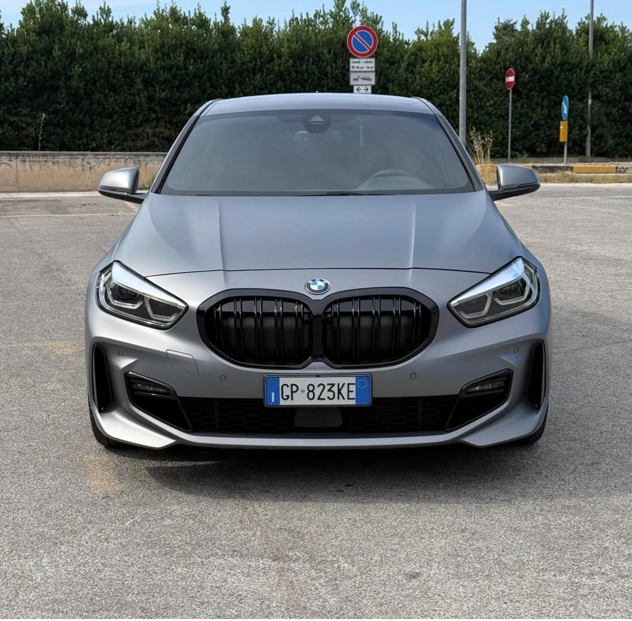 Bmw 116 116d 5p. Msport