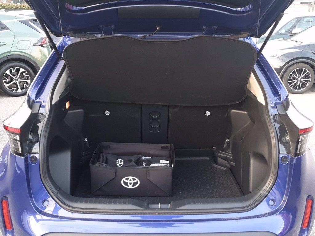 TOYOTA Yaris cross 1.5h lounge fwd 130cv e-cvt del 2024