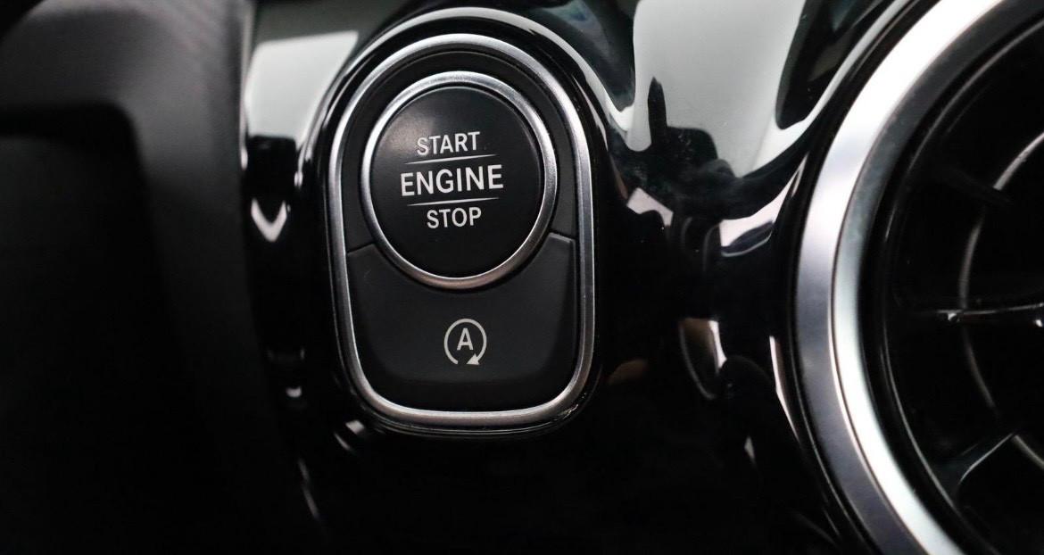 Mercedes-benz A 180d Automatic Premium AMG Line