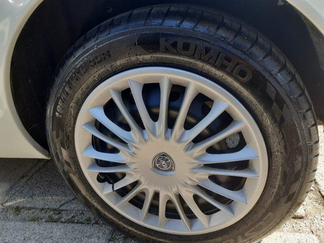 LANCIA Ypsilon 1.3 MJT 75 CV Versus