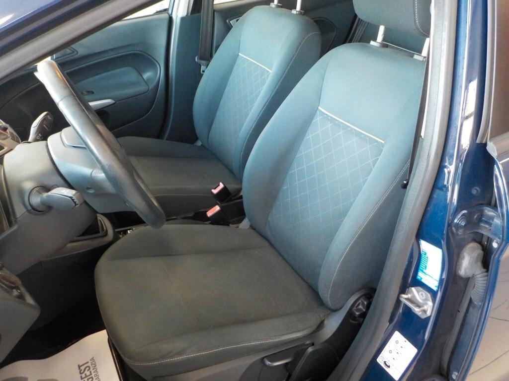 Ford Fiesta 1.2 60CV 5p. Titanium . Guidabile da neopatentati.