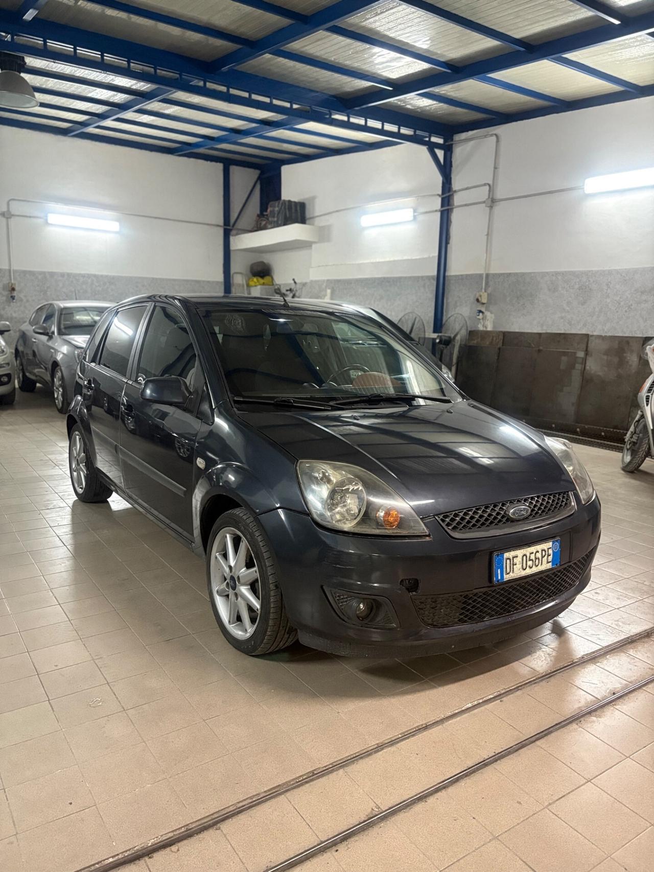 Ford Fiesta 1.2 GPL 5 porte