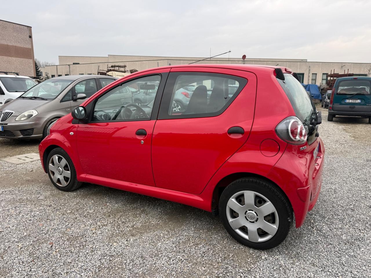 Toyota Aygo 1.0 12V VVT-i 5 porte Sol