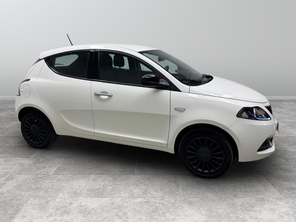 LANCIA Ypsilon III 2021 - Ypsilon 1.0 firefly hybrid Silver s&s 70c