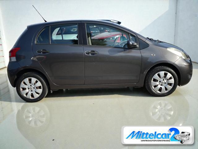 TOYOTA Yaris 1.0 5 porte Now