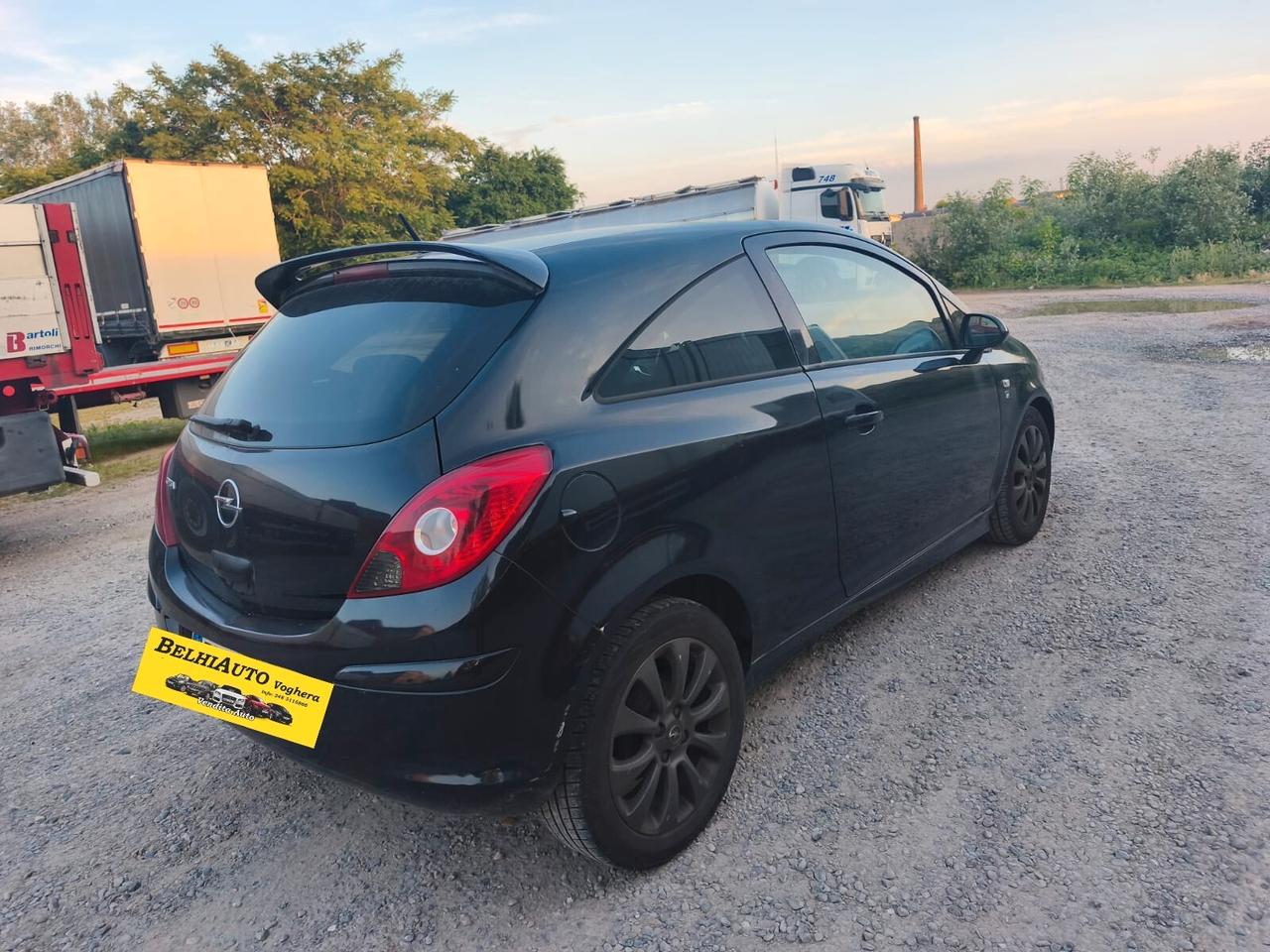 Opel Corsa 2011---1.2 Benzina Neopatentati