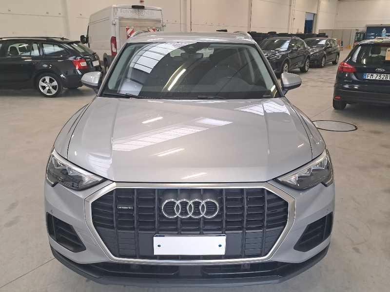 AUDI Q3 35 TDI quattro Business