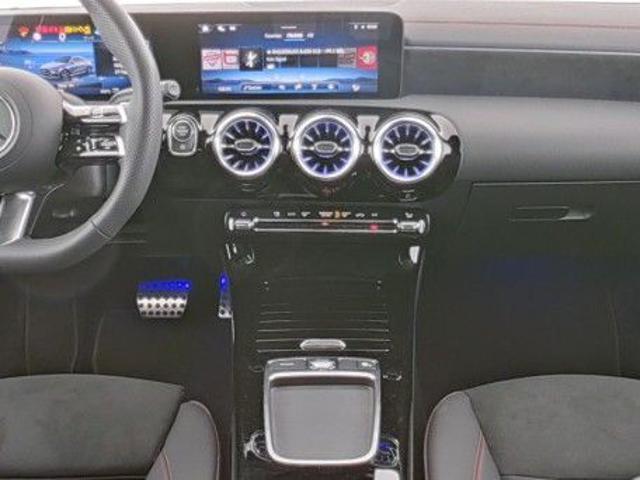 MERCEDES-BENZ CLA 180 Automatic AMG Line Advanced Plus