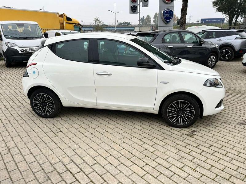 Lancia Ypsilon 1.0 FireFly 5 porte S&S Hybryd Gold