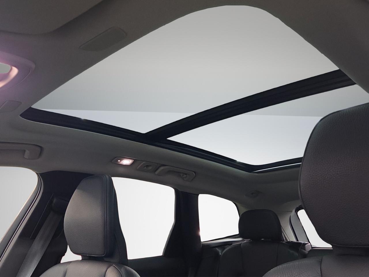 Volvo XC 60 XC60 B4 (d) AWD automatico Plus Dark AUTOCARRO N1