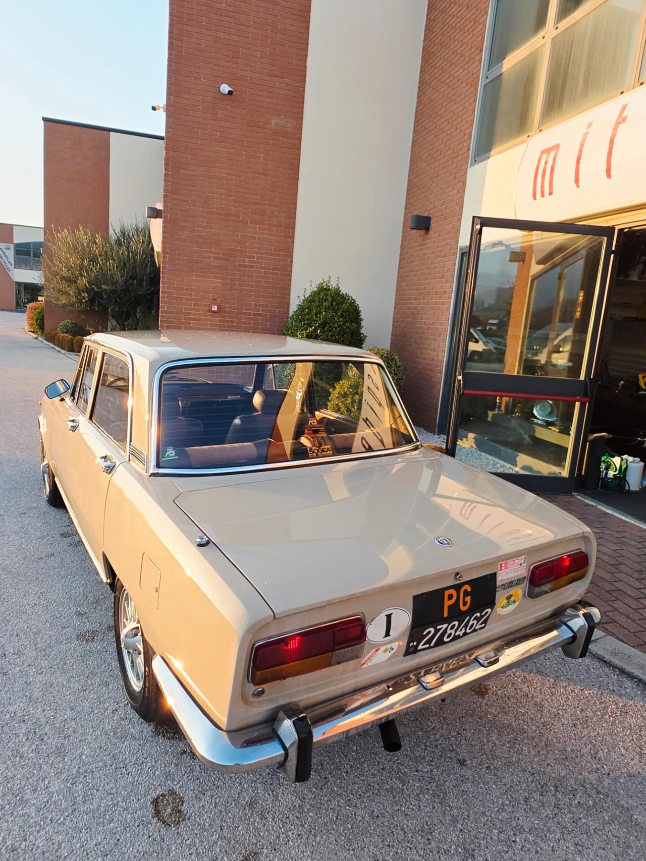Alfa Romeo 2000 berlina