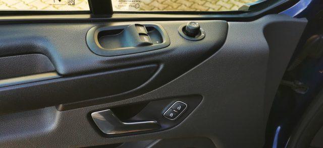 FORD Transit Custom 320 2.0 EcoBlue 130 aut. PL Combi Trend