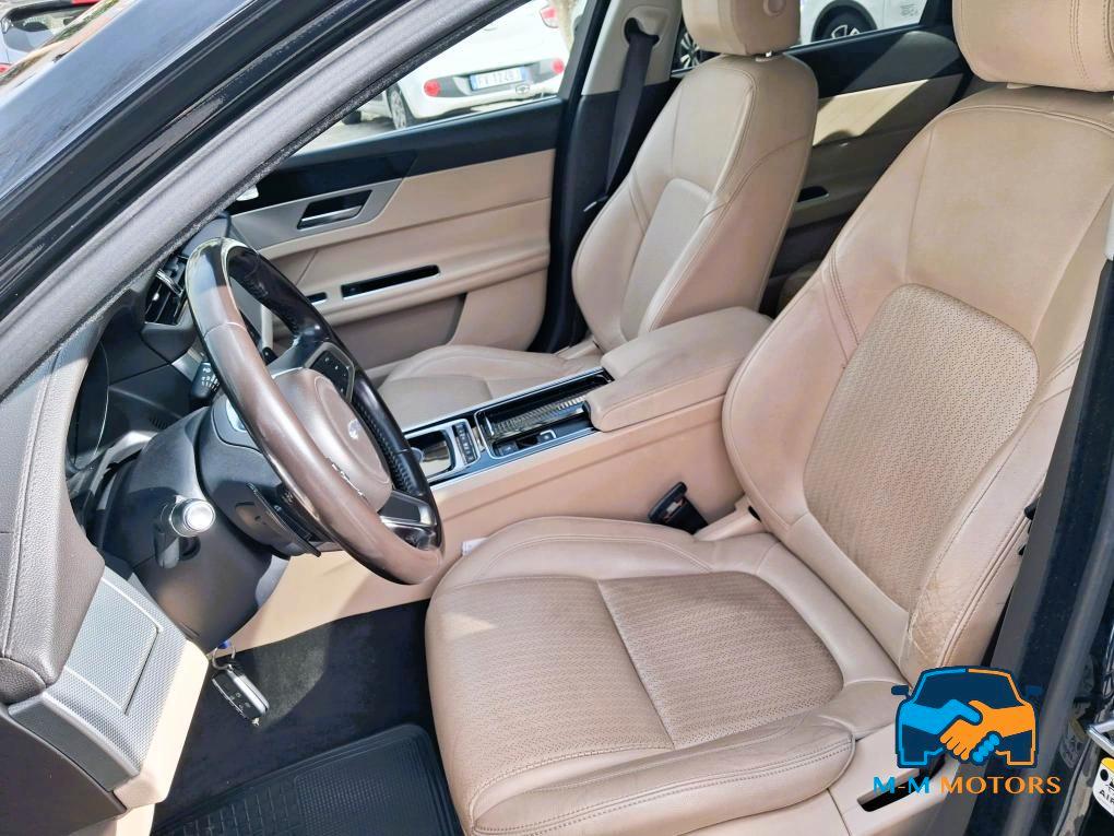 Jaguar XF Berlina XF 2.0d i4 Pure Business edition 163cv auto my18