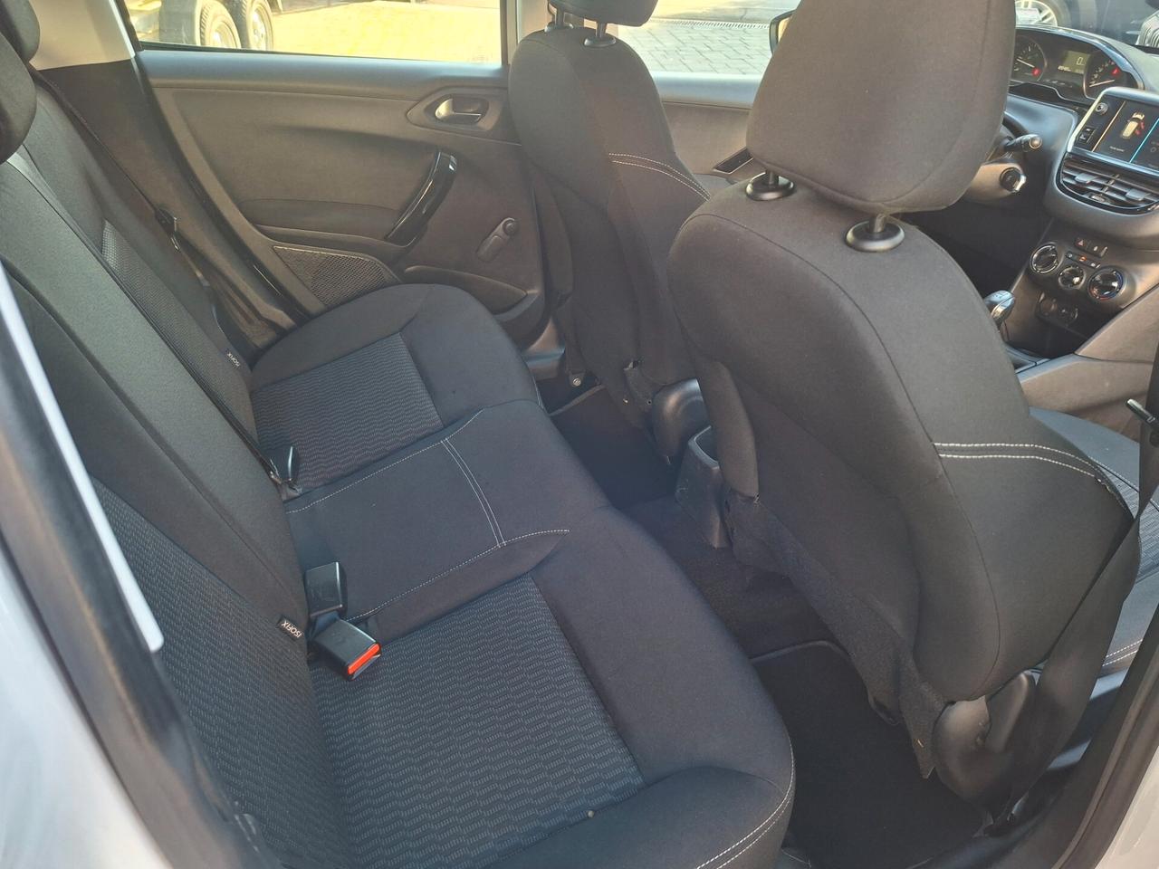 Peugeot 208 BlueHDi 75 5 porte EURO 6 - OK NEOPATENTATI