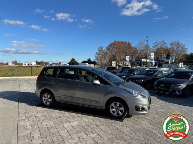 PEUGEOT 5008 1.6 HDi 7 POSTI