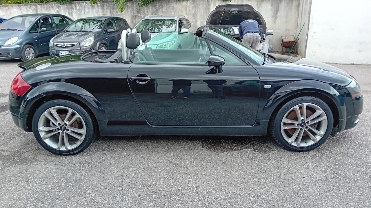 Audi TT-cabrio quattro-1.8 t-190 cv-2006