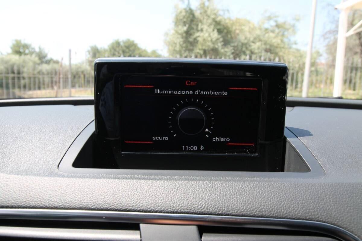 Audi Q3 2.0 TDI 120 CV Business|12.2015